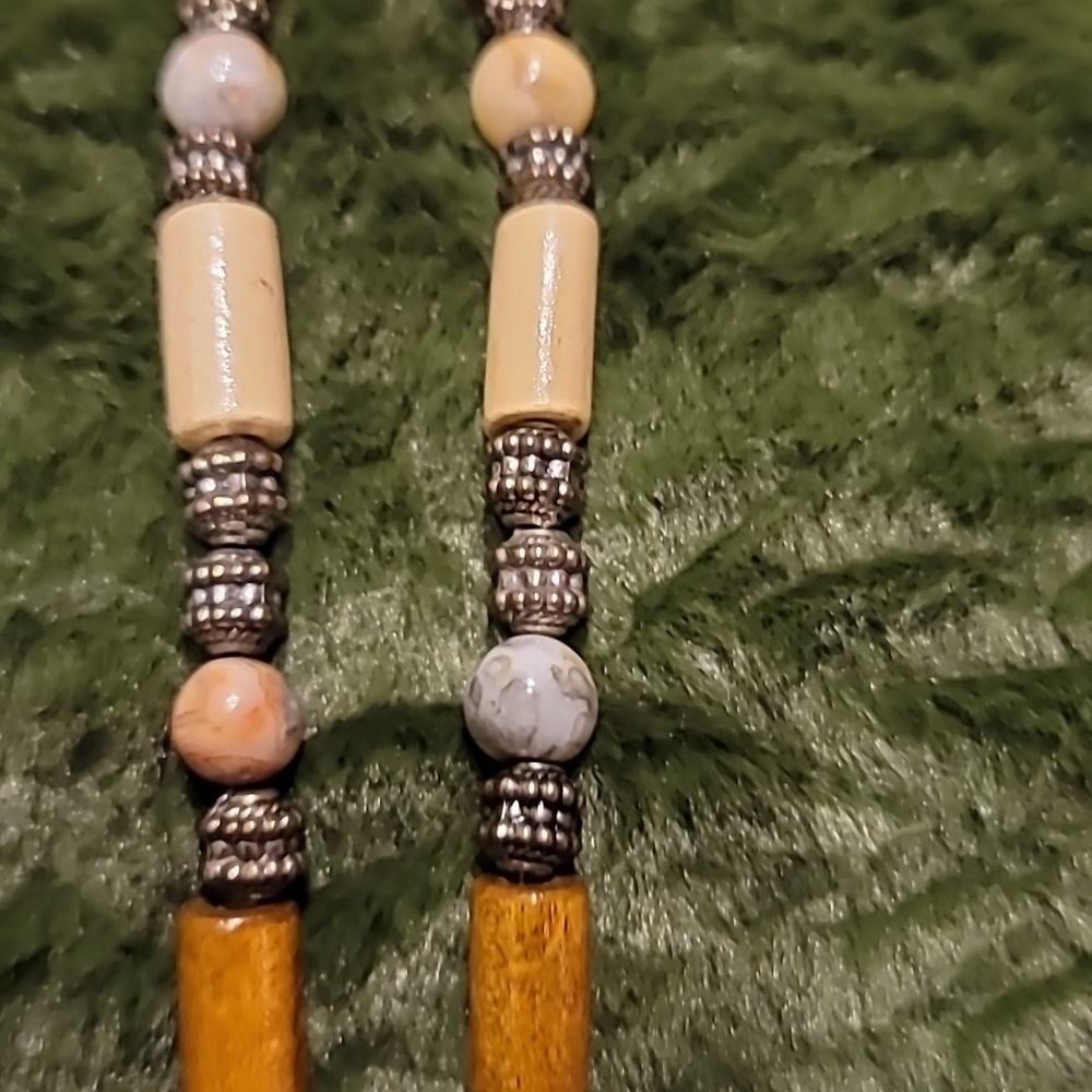 Vintage African Beaded Necklace with Some Natural Stones - Picture 5 of 6